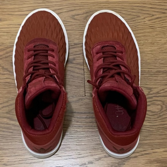 Adidas red high top shoes - Picture 5 of 7